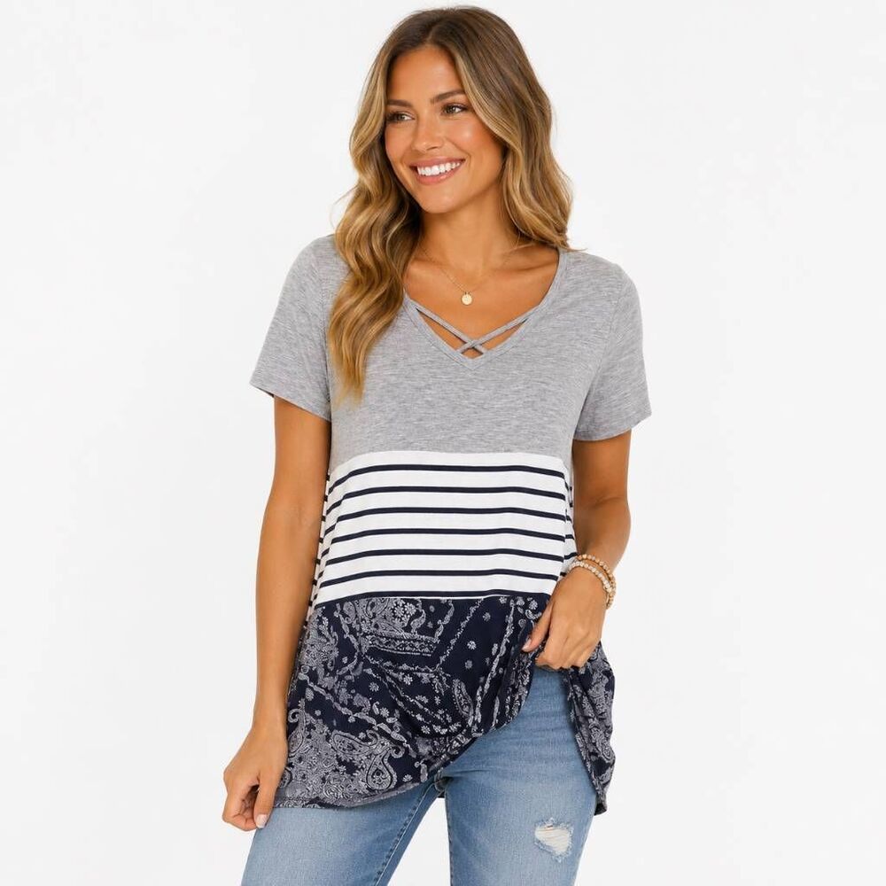 24/7 by Maurices Striped Paisley V-Neck Top Small